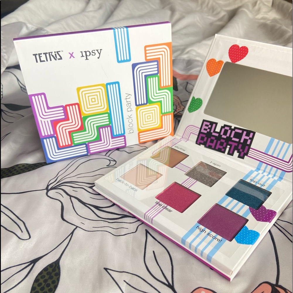 TETRIS™ X IPSY
Block Party Eyeshadow Palette